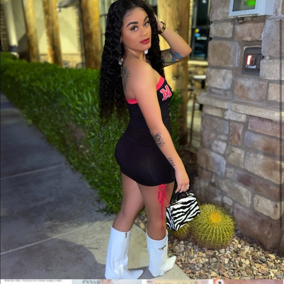 2 for $15 Fashion nova dress - Picture 6 of 6